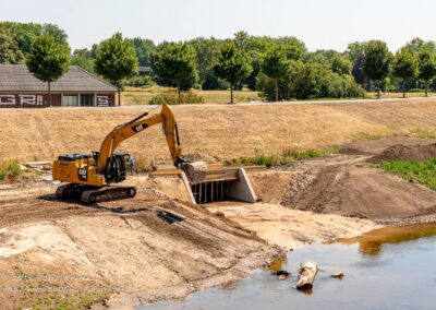 Renaturierung der Ems mit Stückenschneider
