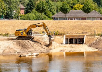 Renaturierung der Ems mit Stückenschneider