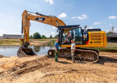 Renaturierung der Ems mit Stückenschneider