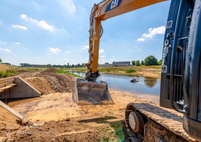 Renaturierung der Ems mit Stückenschneider