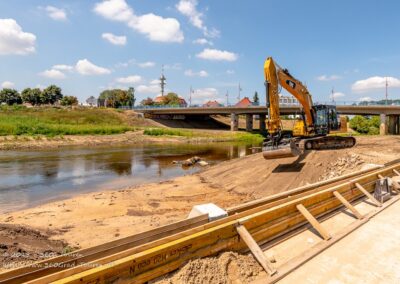 Renaturierung der Ems mit Stückenschneider