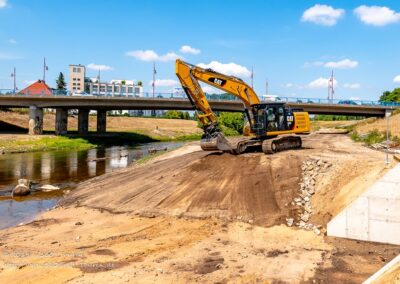 Renaturierung der Ems mit Stückenschneider