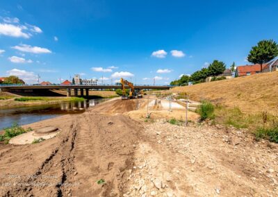 Renaturierung der Ems mit Stückenschneider