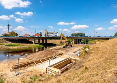 Renaturierung der Ems mit Stückenschneider