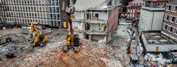 Abbrucharbeiten mit Stückenschneider